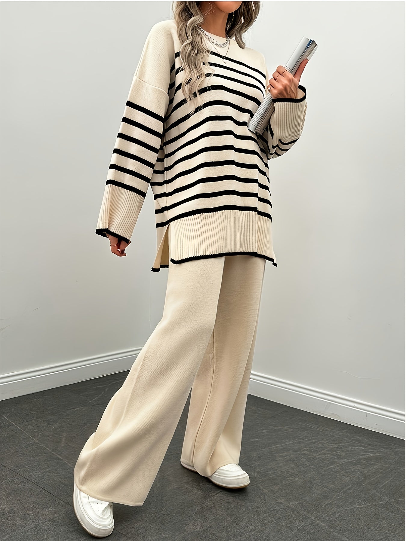 سترة نسائية شتوية دافئة مخططة - بلوزة محبوكة بأكمام طويلة ورقبة دائرية باللونين الأسود والأبيض، سترة أنيقة قابلة للتمدد مع الجينز والسراويل الضيقة