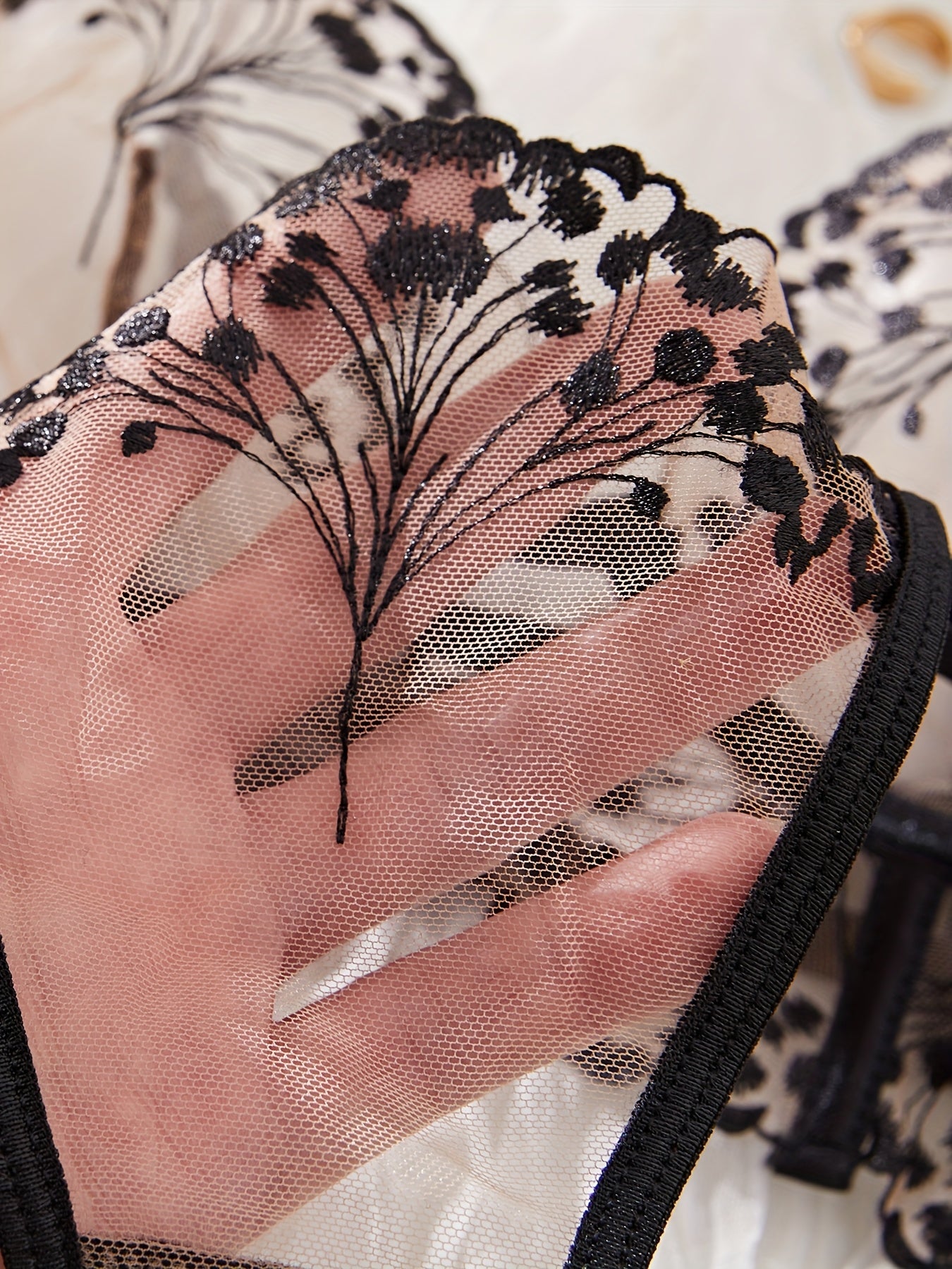 Valentine's Day Women's Black Forest Lace Sexy Lingerie Set