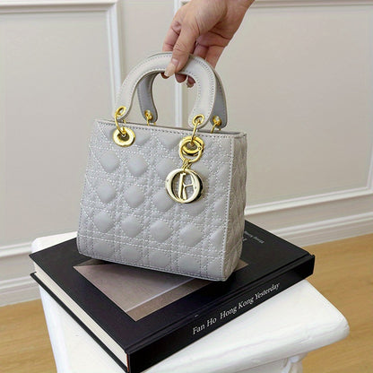 Elegant Quilted Women's Handbag – Versatile Shoulder & Crossbody Bag with Gold Hardware and Removable Strap