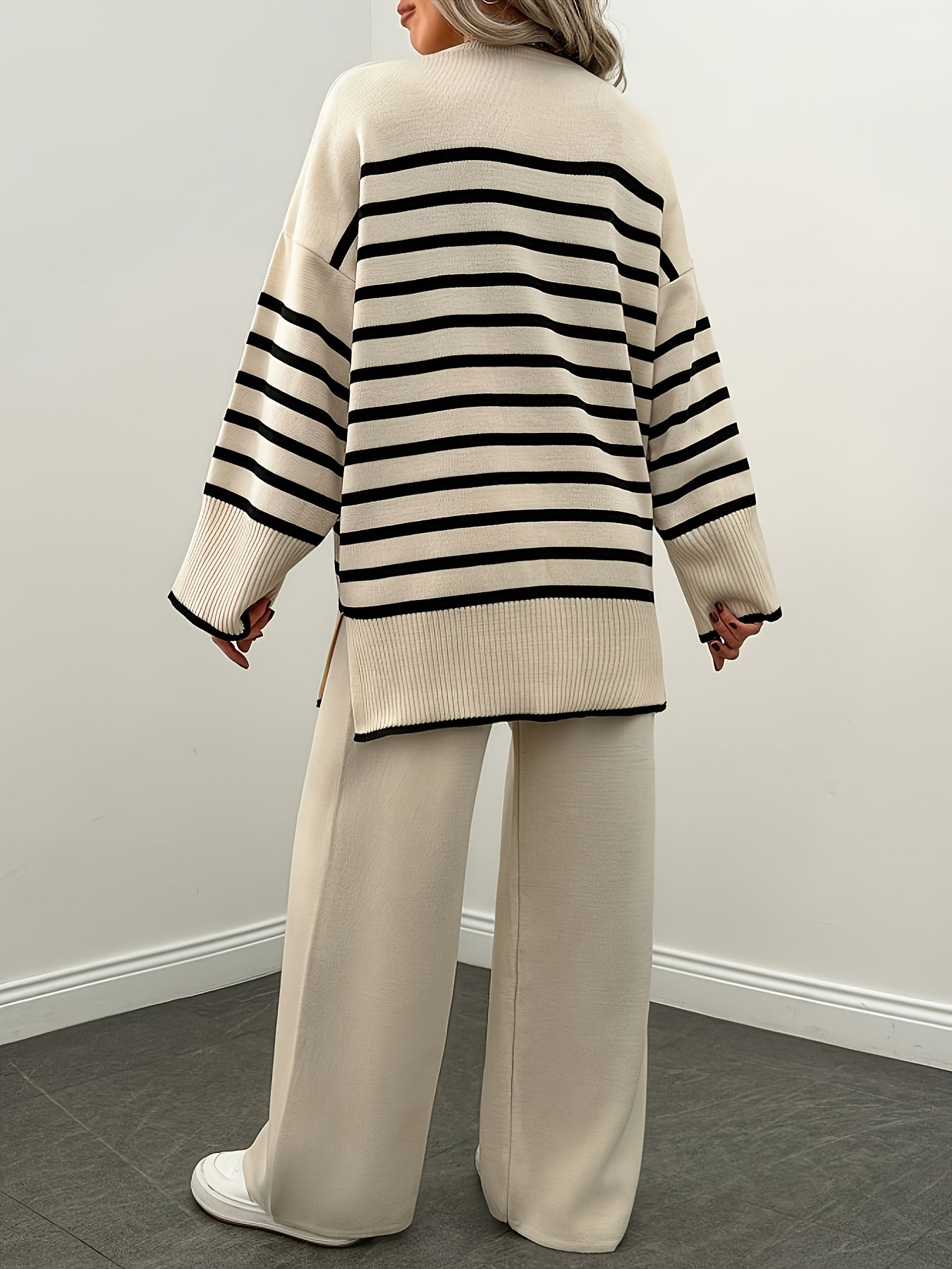 سترة نسائية شتوية دافئة مخططة - بلوزة محبوكة بأكمام طويلة ورقبة دائرية باللونين الأسود والأبيض، سترة أنيقة قابلة للتمدد مع الجينز والسراويل الضيقة