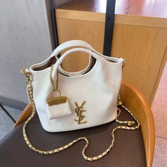 Women’s 2026  Luxury Chain-Link Convertible Handbag – Magnetic Closure Second-Layer Leather Tote with Polyester Lining, 10+ Styling Options (White/Black)