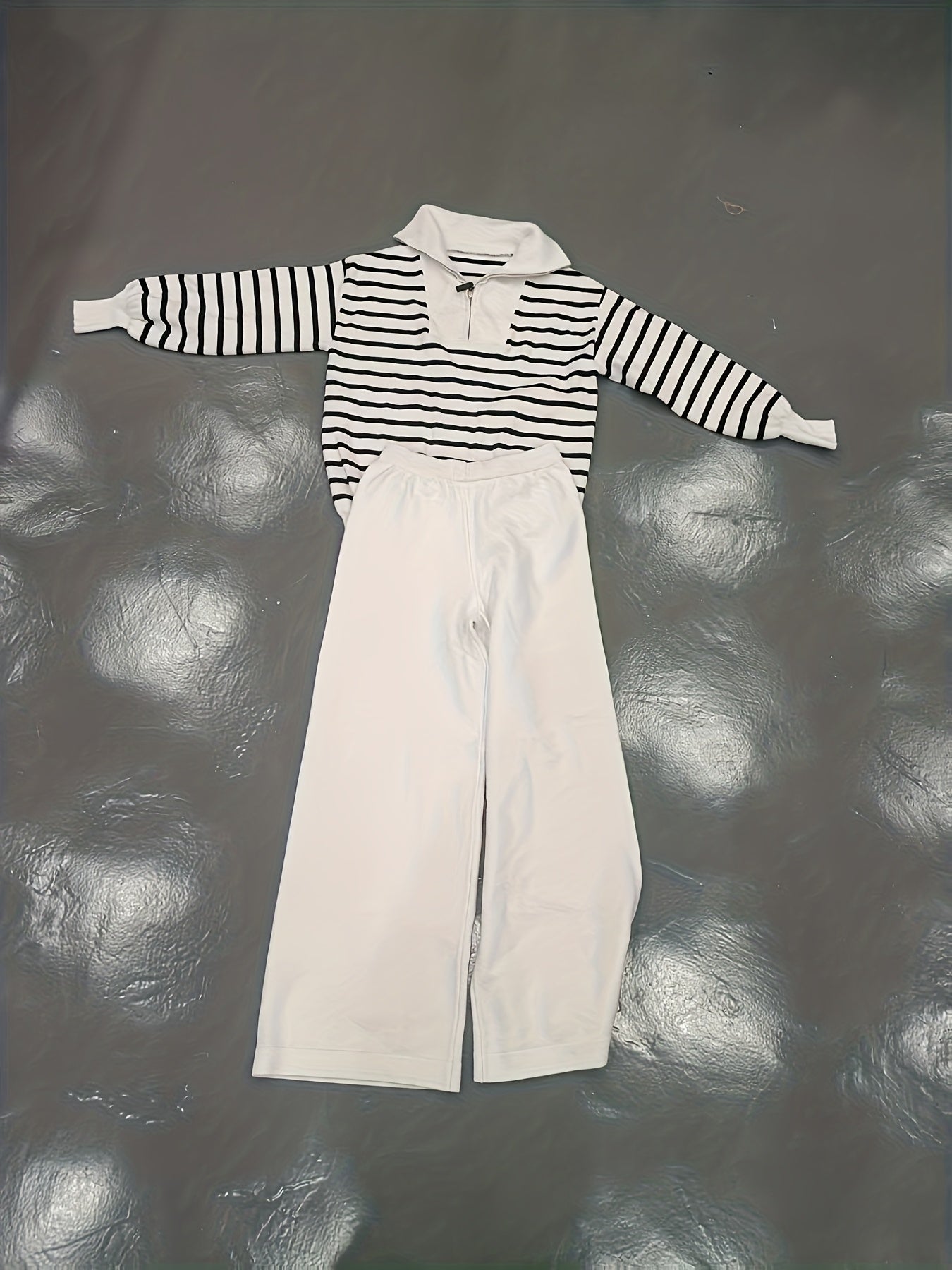 طقم هودي وبنطال مخطط عتيق للنساء - طقم بني مريح من قطعتين لفصل الخريف/الشتاء مع ياقة واقفة وأكمام طويلة وقصة فضفاضة غير رسمية