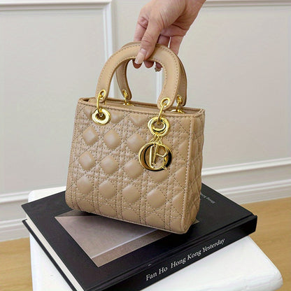 Elegant Quilted Women's Handbag – Versatile Shoulder & Crossbody Bag with Gold Hardware and Removable Strap