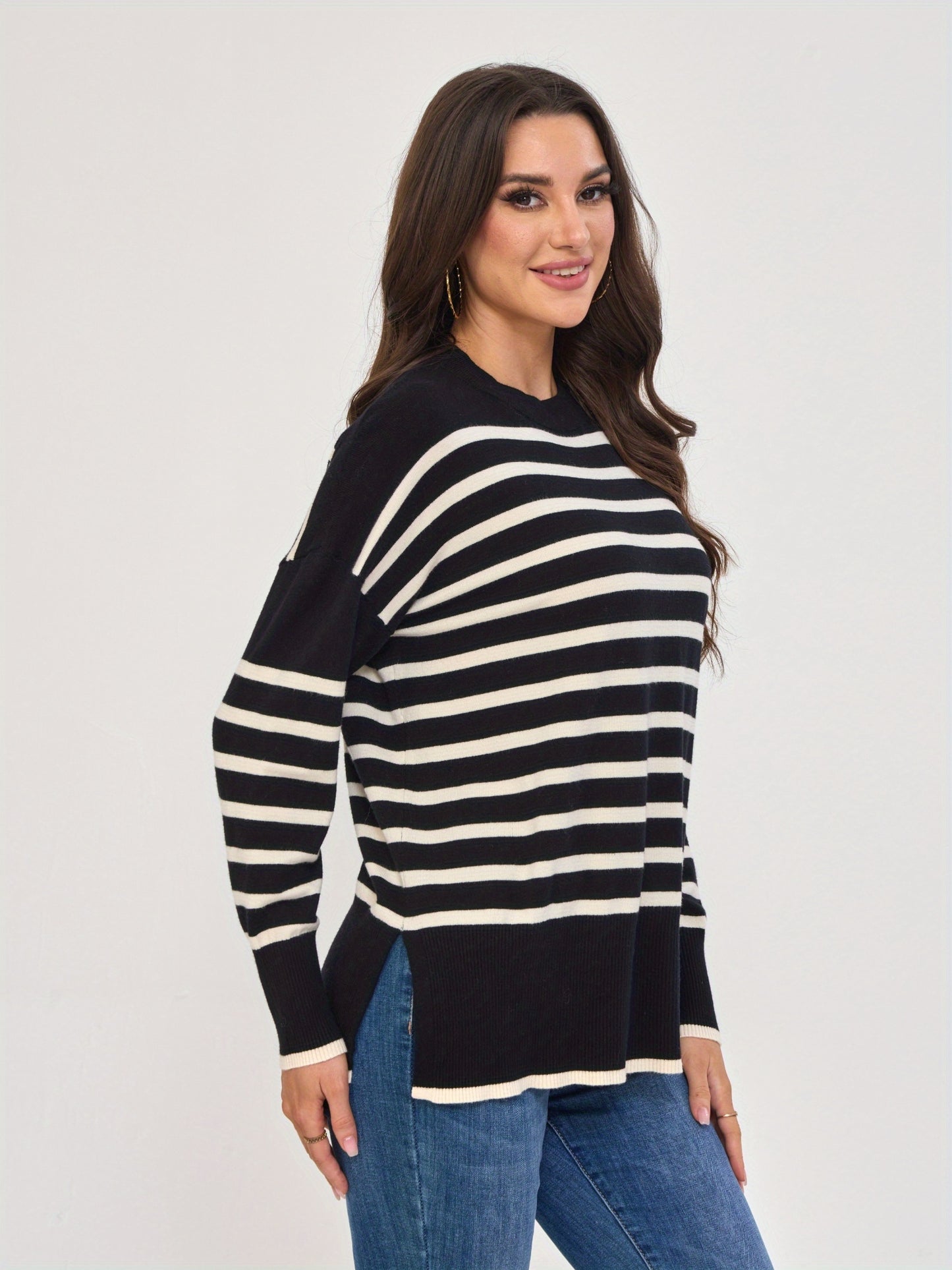 سترة نسائية شتوية دافئة مخططة - بلوزة محبوكة بأكمام طويلة ورقبة دائرية باللونين الأسود والأبيض، سترة أنيقة قابلة للتمدد مع الجينز والسراويل الضيقة