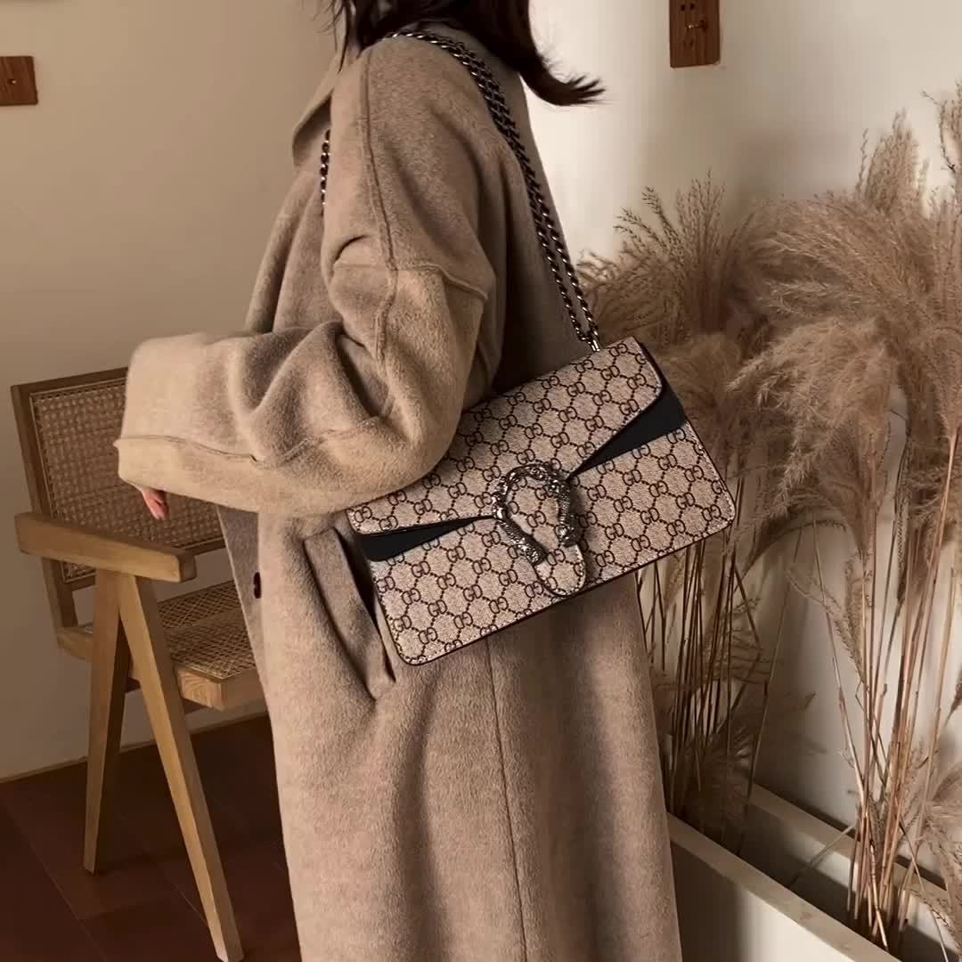 Women’s Designer-Inspired Messenger Bag – Solid Color Shoulder Handbag with Chain Strap, Buckle Closure & Edge-Paint Detailing