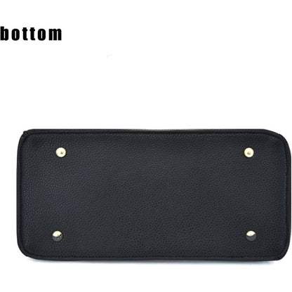 حقيبة يد نسائية كبيرة السعة - حقيبة كتف مصممة بأجزاء معدنية ذهبية اللون، وحزام قابل للتعديل، وتصميم متعدد الجيوب، وحقيبة سفر أنيقة باللون الرمادي/الذهبي