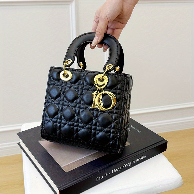 Elegant Quilted Women's Handbag – Versatile Shoulder & Crossbody Bag with Gold Hardware and Removable Strap