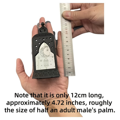 مجموعة من 4 فوانيس LED لشهر رمضان | شموع بلاستيكية قائمة بذاتها بإضاءة علوية، مزينة بتصاميم للصلاة والبركة، تعمل بالبطاريات، بطاريات زر غير قابلة لإعادة الشحن