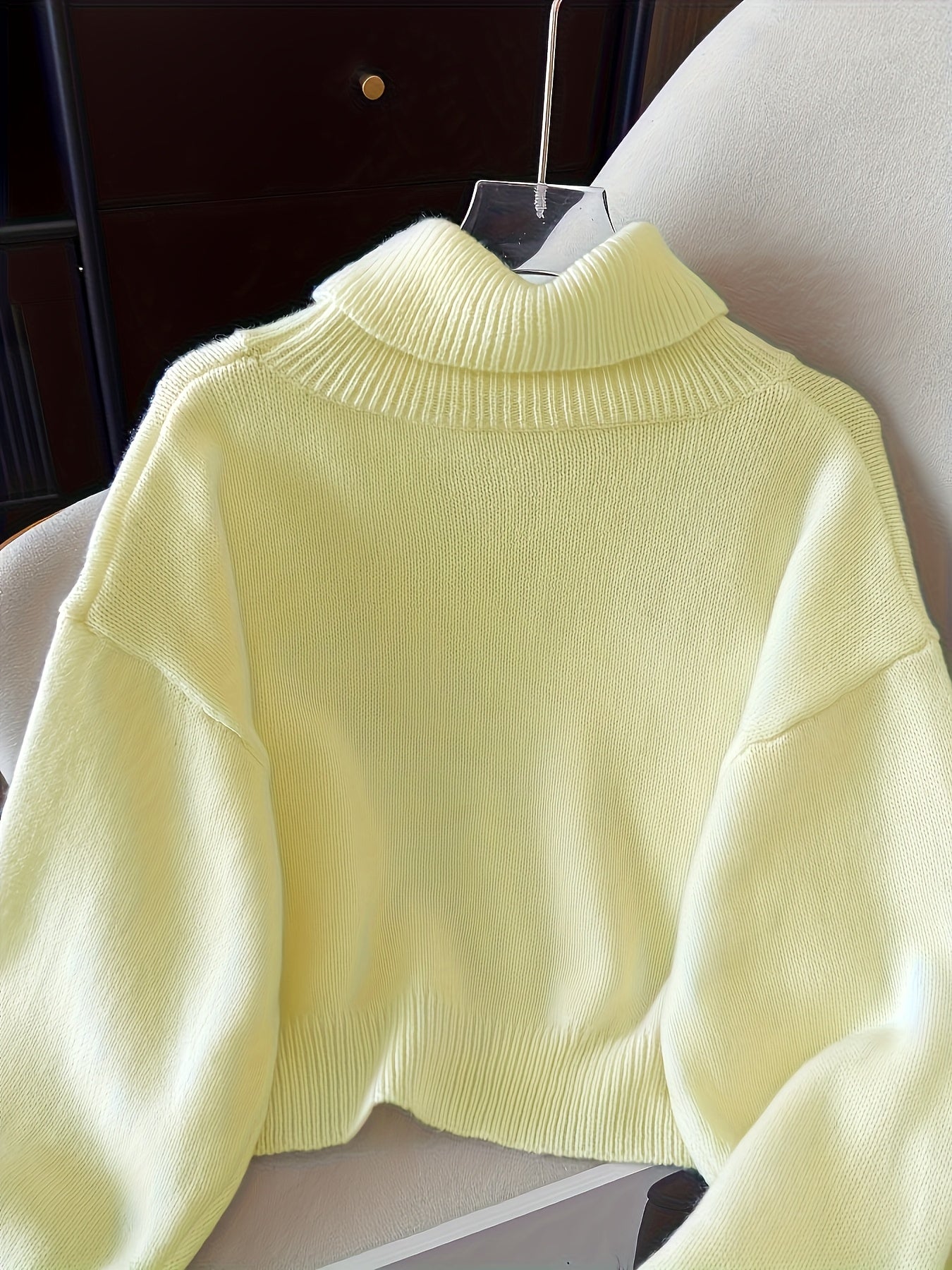 طقم ملابس تريكو نسائي لفصل الخريف والشتاء - فستان طويل فضفاض مع سترة بياقة عالية، بلون واحد