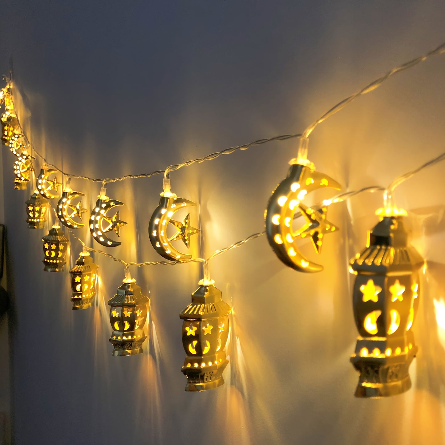 LED Ramadan Light String, 1.65 Meters 10 Lights Golden Star and Moon Light String, Golden Palace Lamp Battery Model Without Batteries, Eid al-Fitr Stars and Moons Decorative Lights, Muslim Festival Party Decoration, Home Deco