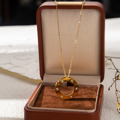 Women’s Stainless Steel Circular Pendant Necklace – Minimalist Elegant Design with Polished Finish, Durable Tarnish-Resistant Chain for Daily or Special Occasions