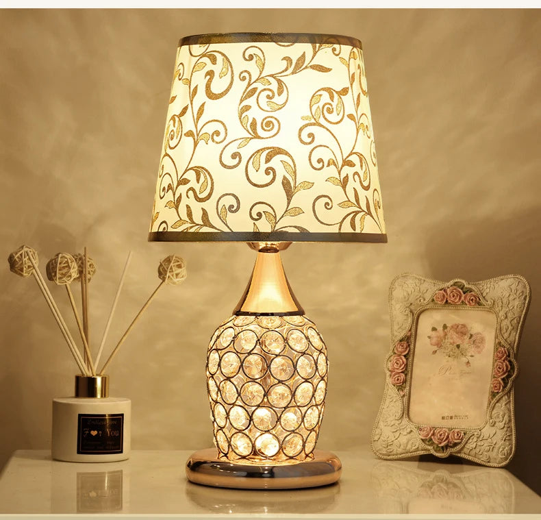 European Crystal Table Lamp – Modern Romantic Bedside Light with Warm Glow & Elegant Decorative Design