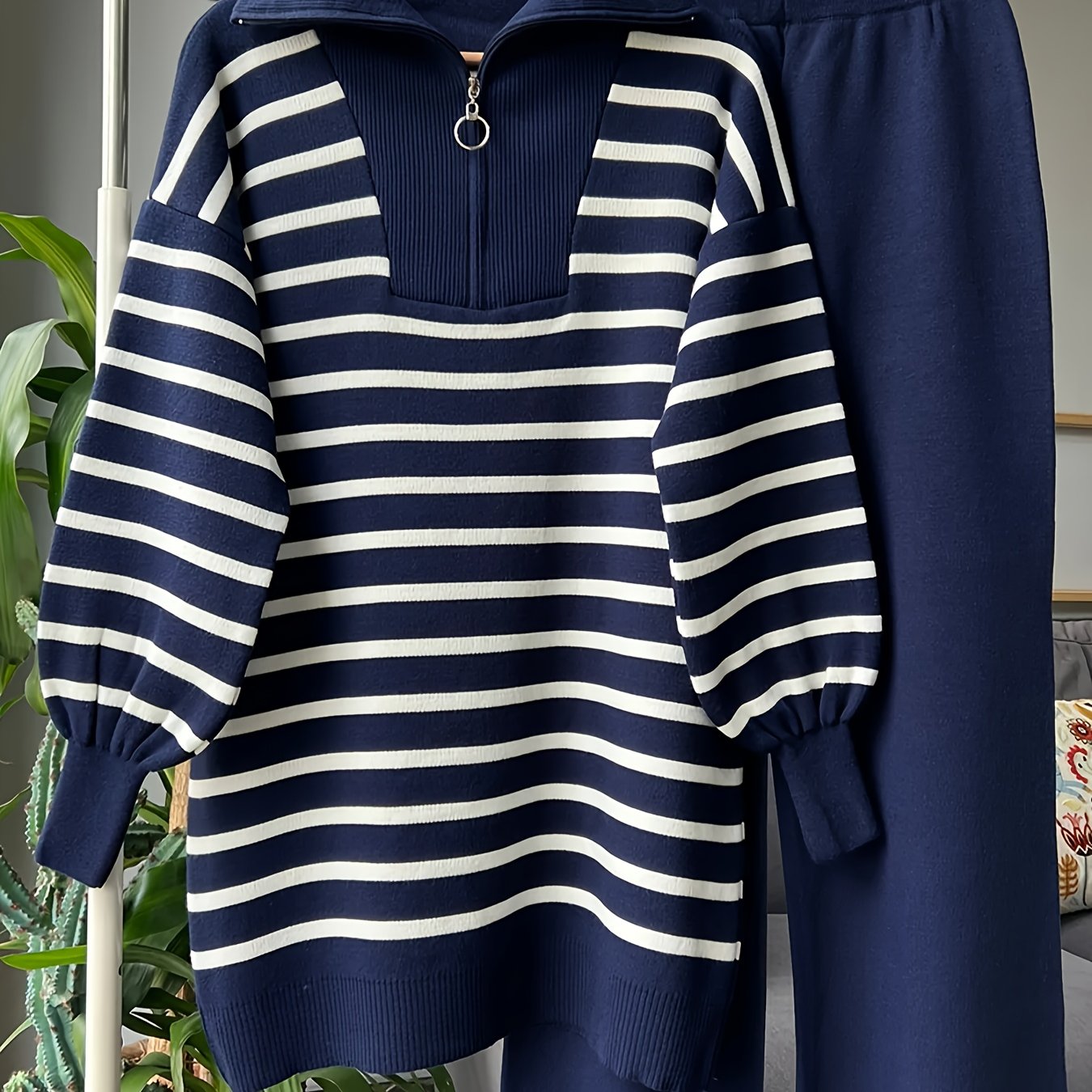 طقم هودي وبنطال مخطط عتيق للنساء - طقم بني مريح من قطعتين لفصل الخريف/الشتاء مع ياقة واقفة وأكمام طويلة وقصة فضفاضة غير رسمية