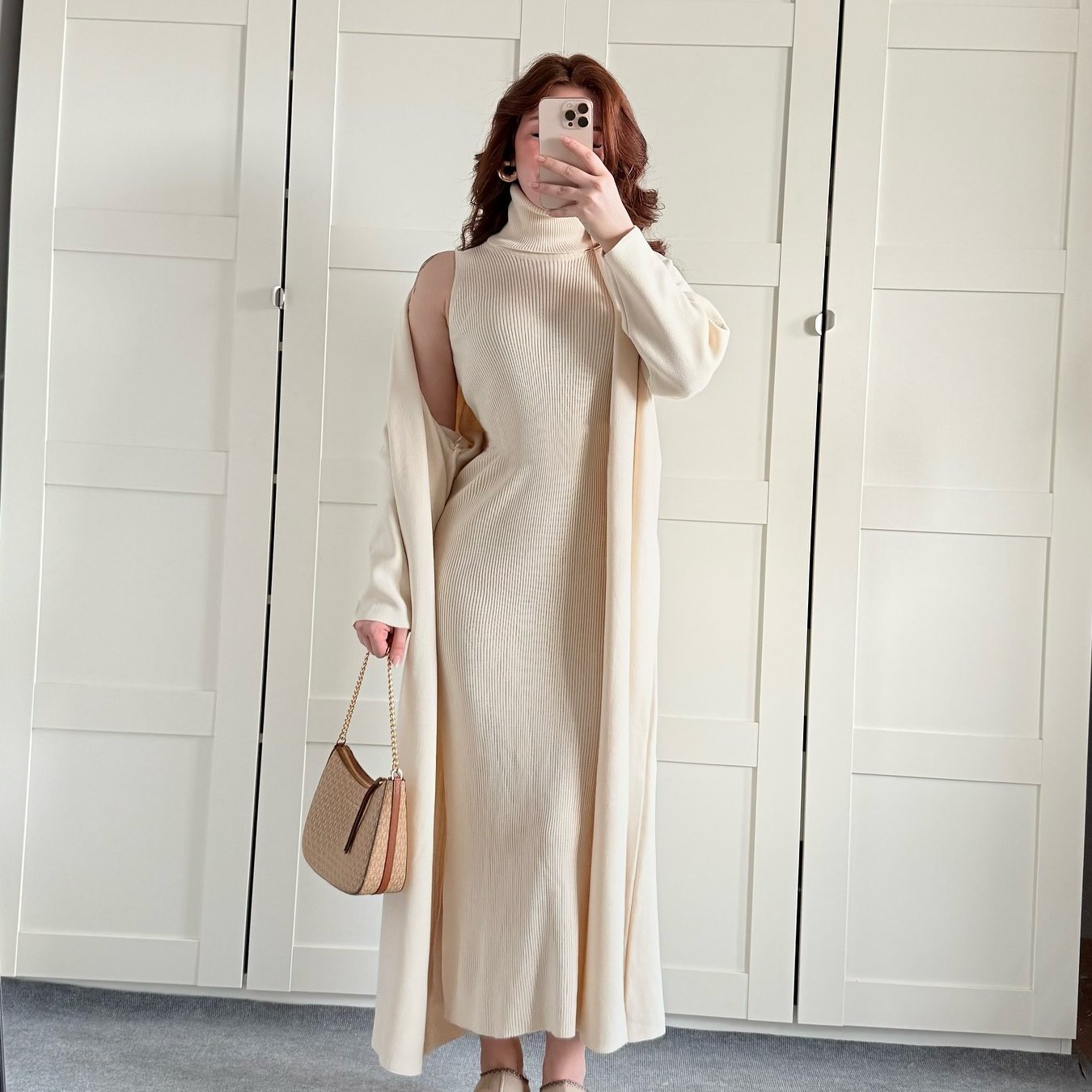 طقم نسائي أنيق لفصل الخريف والشتاء، مكون من جاكيت بأكمام طويلة وفتحة رقبة مستديرة، بلون سادة