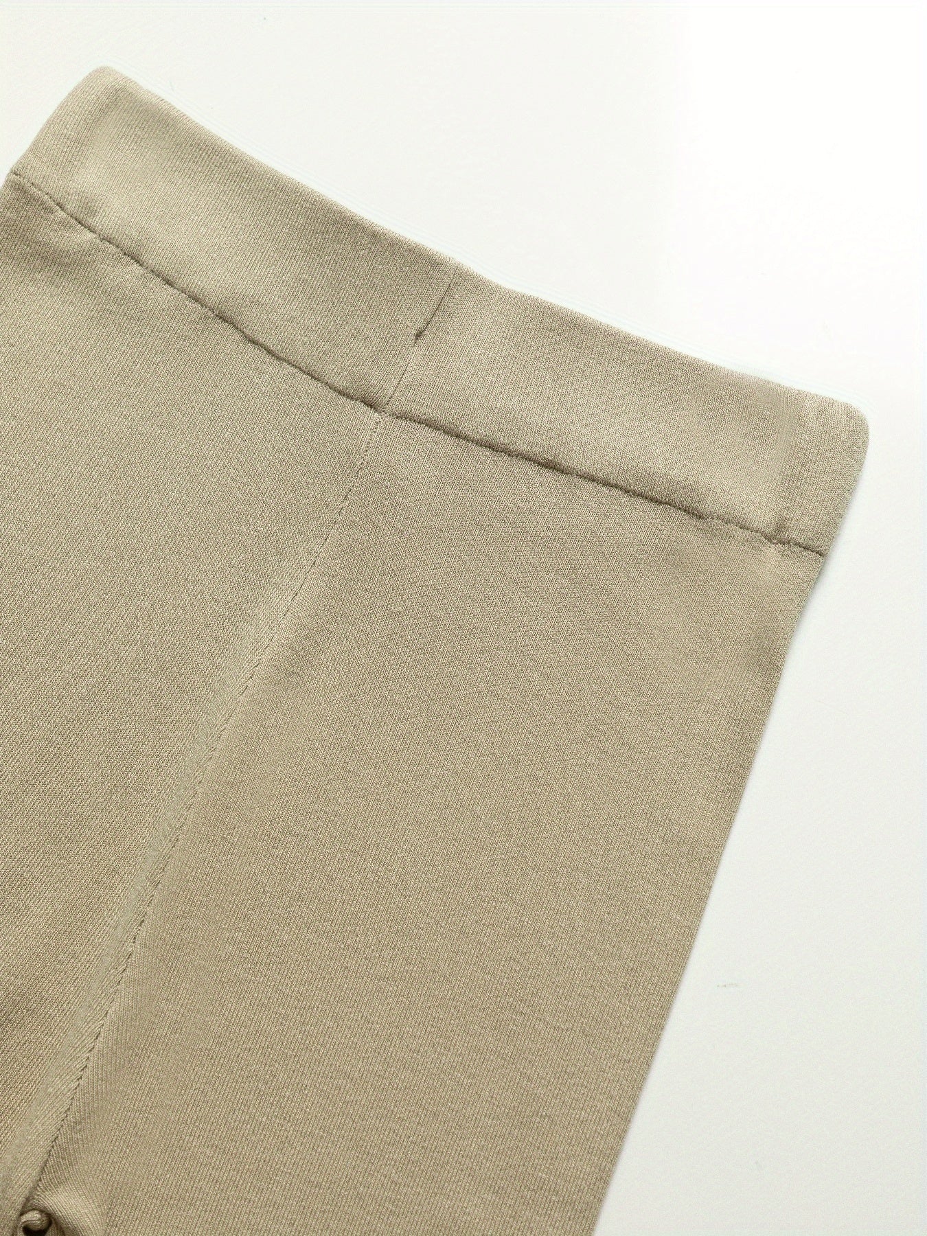 طقم بدلة شتوية منسقة للنساء من ثلاث قطع - كارديجان طويل كبير الحجم، سترة بياقة عالية وبنطلون واسع الساق، لون بيج مع حواف بيضاء، طقم مطاطي ومتعدد الاستخدامات للعمل أو الحفلات، قابل للغسل اليدوي