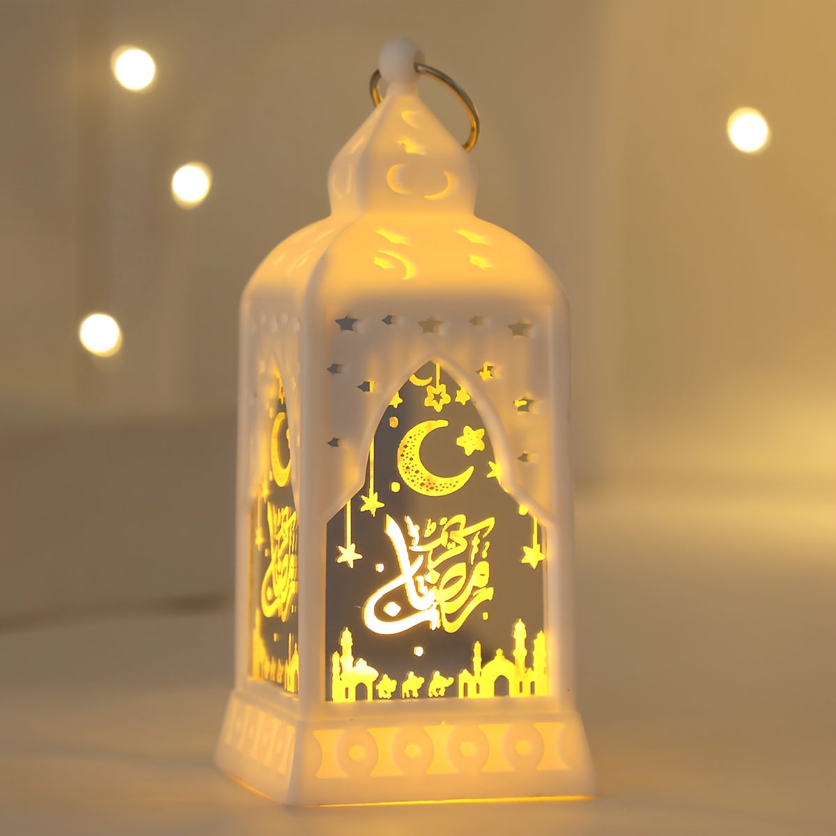 مجموعة من 4 فوانيس LED لشهر رمضان | شموع بلاستيكية قائمة بذاتها بإضاءة علوية، مزينة بتصاميم للصلاة والبركة، تعمل بالبطاريات، بطاريات زر غير قابلة لإعادة الشحن