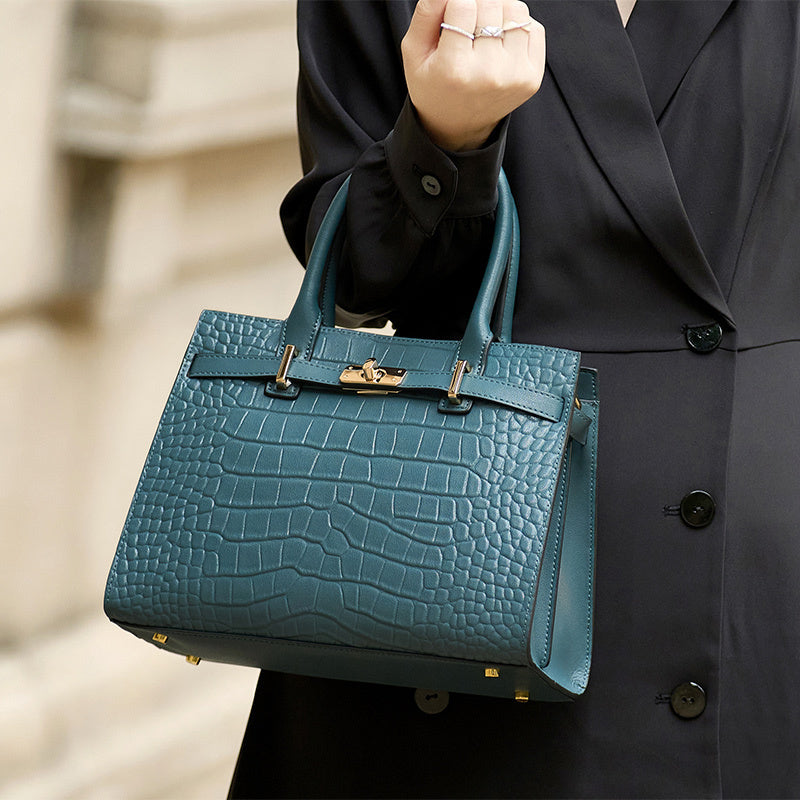 Women’s Crocodile-Pattern Tote Handbag – Large Capacity Daily Use Bag with Zipper Closure & Adjustable Shoulder Strap, Fashionable Office & Travel Accessory