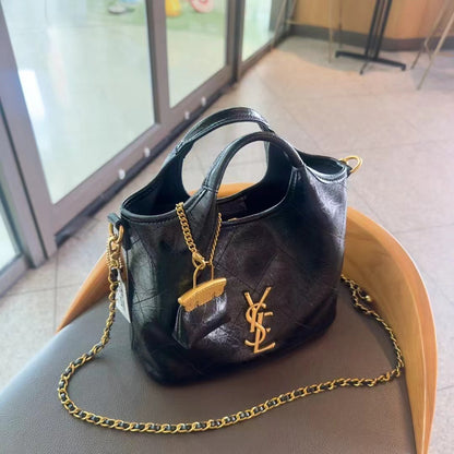 Women’s 2026  Luxury Chain-Link Convertible Handbag – Magnetic Closure Second-Layer Leather Tote with Polyester Lining, 10+ Styling Options (White/Black)