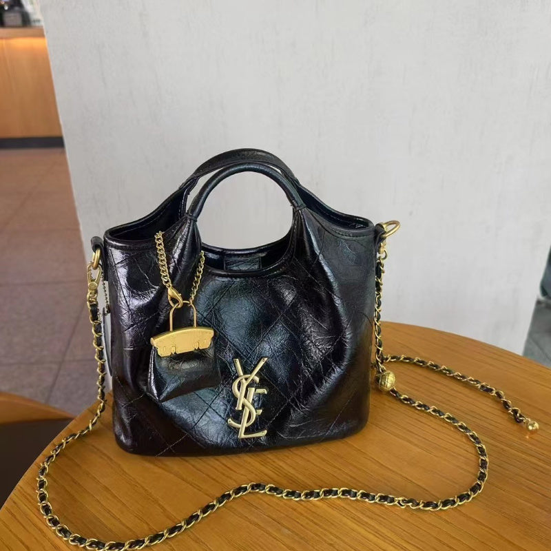 Women’s 2026  Luxury Chain-Link Convertible Handbag – Magnetic Closure Second-Layer Leather Tote with Polyester Lining, 10+ Styling Options (White/Black)