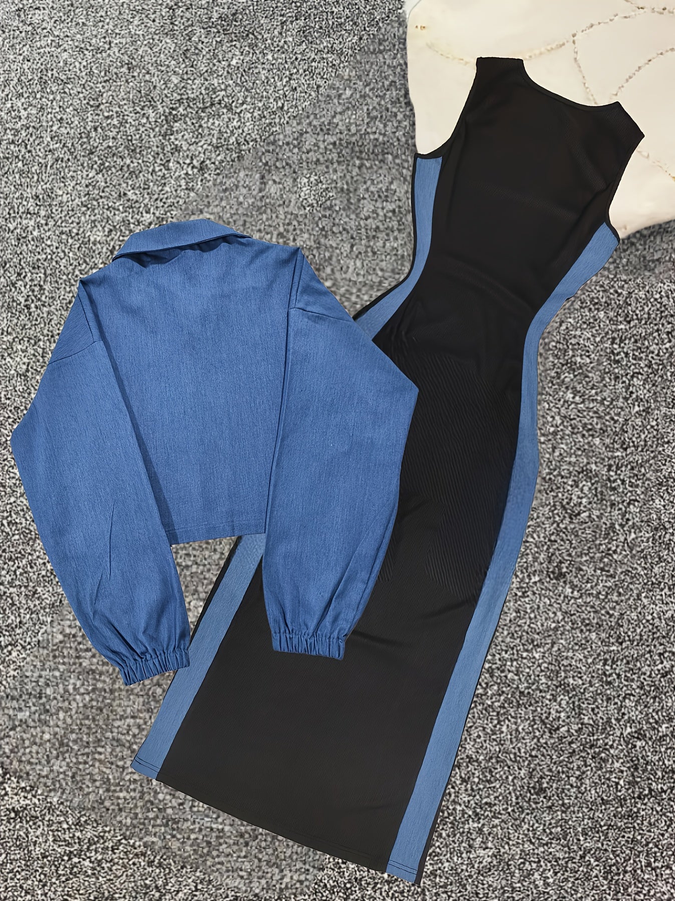 طقم بليزر وفستان نسائي من مجموعة Y2K بألوان متعددة - جاكيت أزرق بأكمام طويلة وسحاب مع فستان بيج بدون أكمام بقصة ضيقة، مناسب للمكتب والشارع في الربيع/الخريف