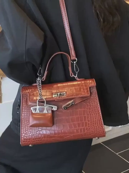 Women’s Luxury Alligator-Texture Handbag – Adjustable Crossbody Strap, Golden-Tone Hardware, Turn-Lock Closure & Reinforced Top Handle, European Collection (Deep Brown/White/Black)